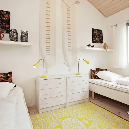Two-bedroom Holiday In 4 別荘 *