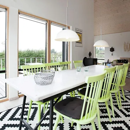 Two-bedroom Holiday In 4 別荘